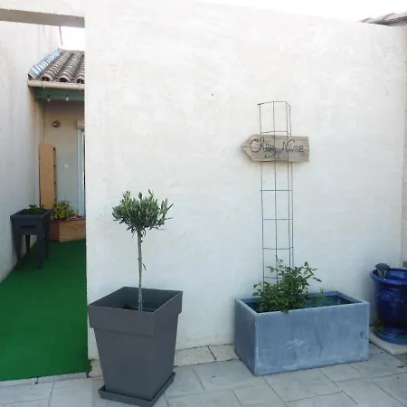 Chez Nine Sur Echarou Apartment *